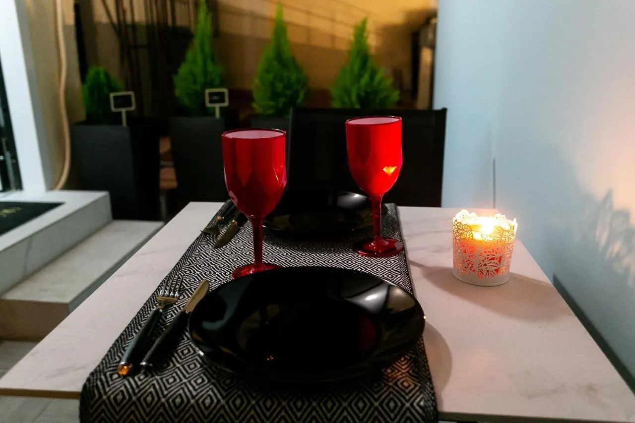 테살로니키 Near To White Tower 40Sqm , Gas Heating, Optical Fiber, 2Smart Tv, Private Entrance 아파트 0*,  그리스